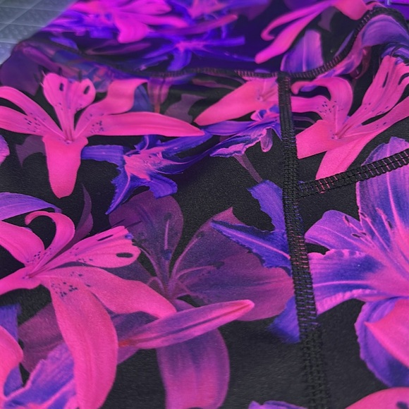 Constantly Varied Gear CVG Tropical pink and purple 2.5 shorts Size M - Picture 5 of 5